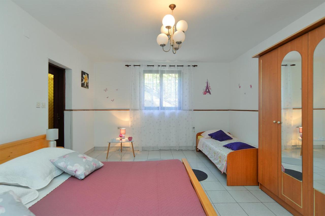 Apartment Dulijana 2042 Pula Exterior foto